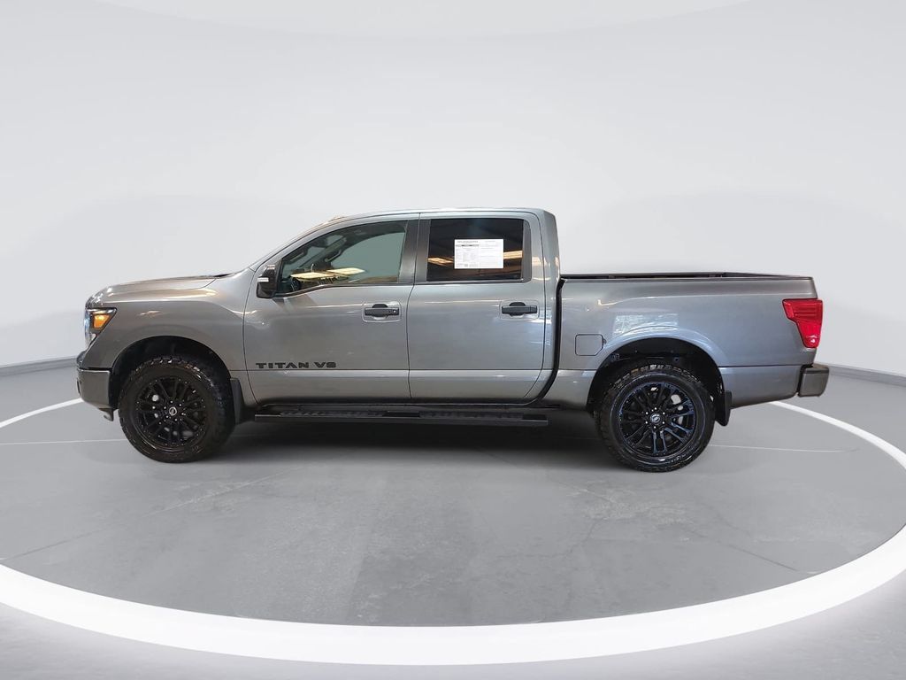 Used 2018 Nissan Titan SV w/ SV Convenience Package AWD/4WD image 8