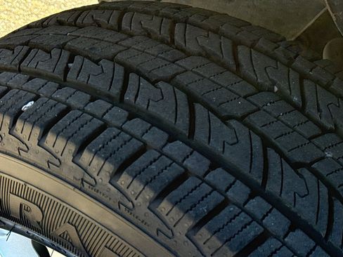 Certified 2024 Nissan Titan SV w/ SV Convenience Package image 12