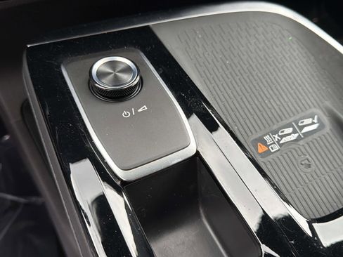 Used 2025 Buick Enclave Sport Touring FWD image 24