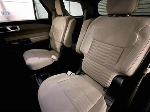 Certified 2020 Ford Explorer XLT w/ Class III Trailer Tow Package image 25