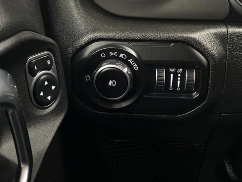 Used 2021 Jeep Wrangler Sport image 15