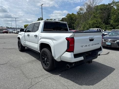 Used 2024 Toyota Tacoma Limited w/ Limited Package (LT) AWD/4WD image 3
