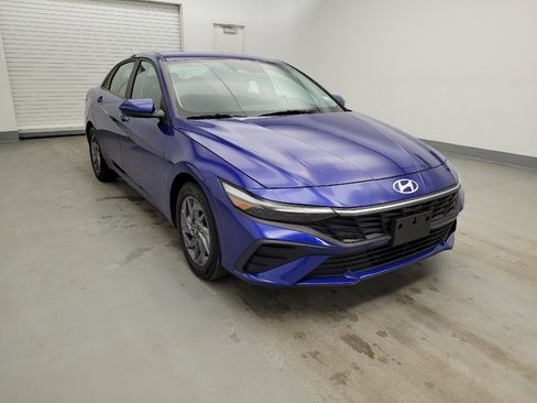 Used 2024 Hyundai Elantra SEL image 13