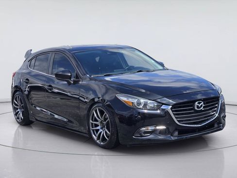 Used 2018 MAZDA MAZDA3 Touring w/ Appearance Package FWD image 3