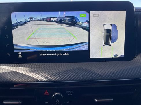 Certified 2025 Nissan Kicks SR FWD image 17