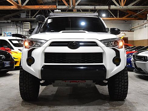 Used 2021 Toyota 4Runner Venture w/ Moonroof Package image 3