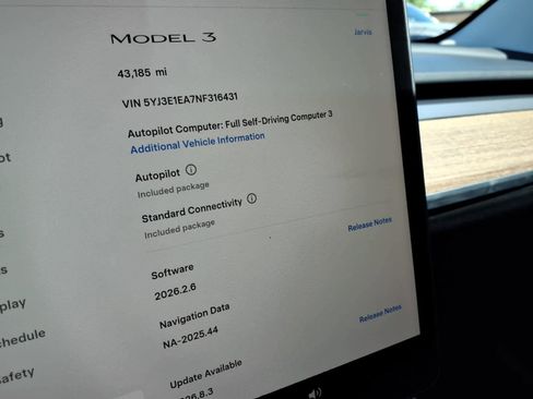 Used 2022 Tesla Model 3 image 34