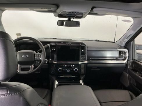 Used 2025 Ford F350 Lariat w/ Black Appearance Package image 28