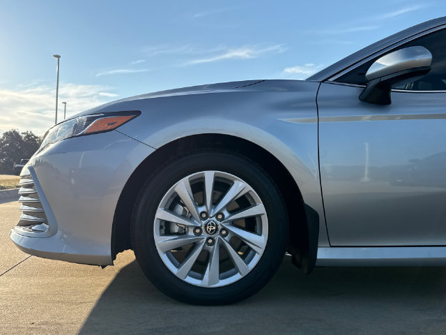 Used 2024 Toyota Camry LE FWD image 5