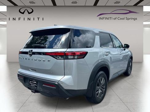 Used 2022 Nissan Pathfinder S AWD/4WD image 7