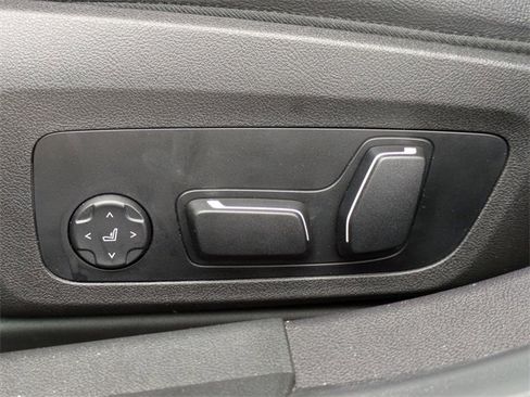 Used 2024 BMW 330e image 20