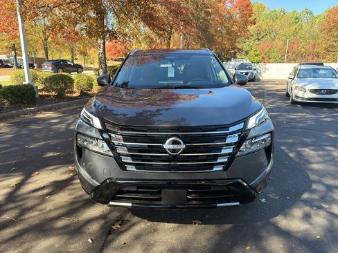 New 2026 Nissan Rogue Platinum image 2