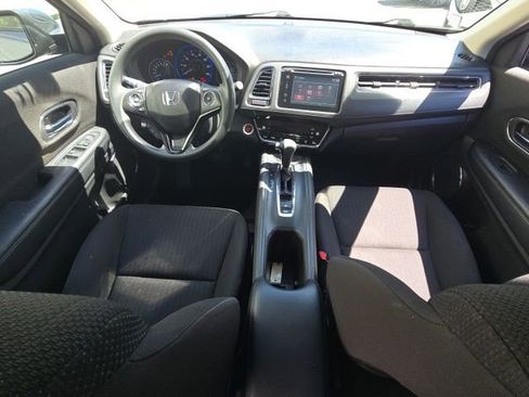 Used 2018 Honda HR-V EX image 12