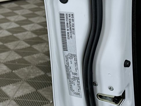 Used 2025 Jeep Compass Limited image 12