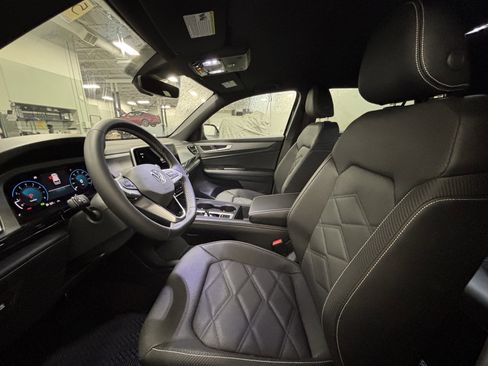 New 2026 Volkswagen Atlas Cross Sport SE image 3