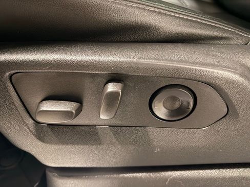 Used 2021 Chevrolet Tahoe Z71 w/ Z71 Signature Package image 15