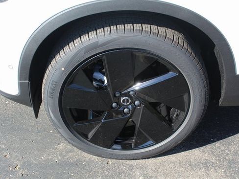 New 2026 Volvo XC40 B5 Ultra w/ Climate Package image 10