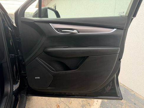 Used 2018 Cadillac XT5 Luxury w/ Driver Awareness Package image 27