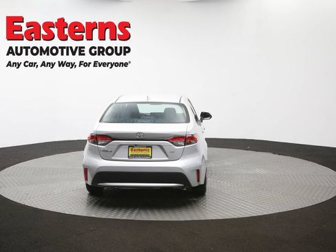 Used 2021 Toyota Corolla LE FWD image 36