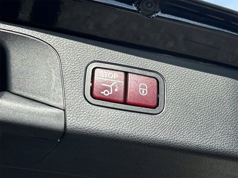 Used 2020 Mercedes-Benz GLC 300 GLC 300 image 13