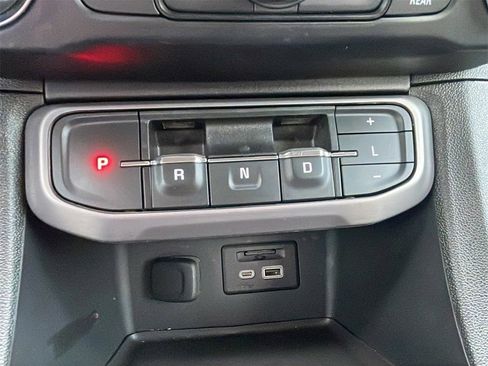 Used 2023 GMC Acadia AT4 image 24