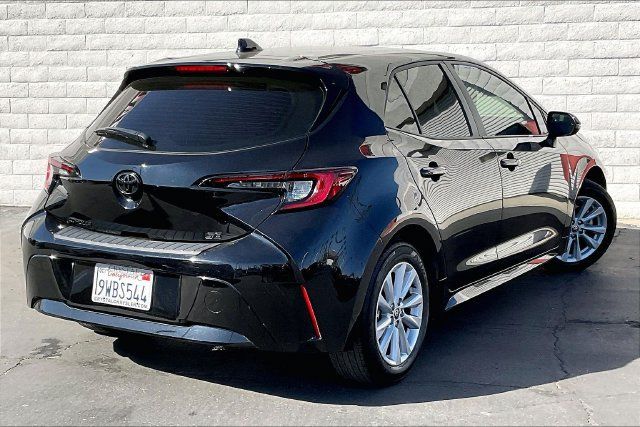 Used 2025 Toyota Corolla SE w/ SE Package FWD image 13