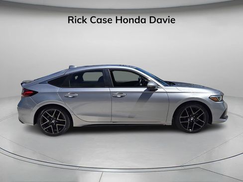 Certified 2022 Honda Civic Sport Touring image 3