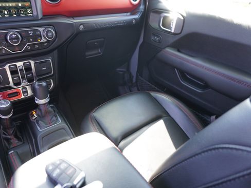 Used 2021 Jeep Wrangler Unlimited Rubicon AWD/4WD image 19