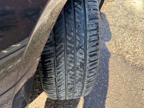 Used 2013 Chrysler 200 LX image 15