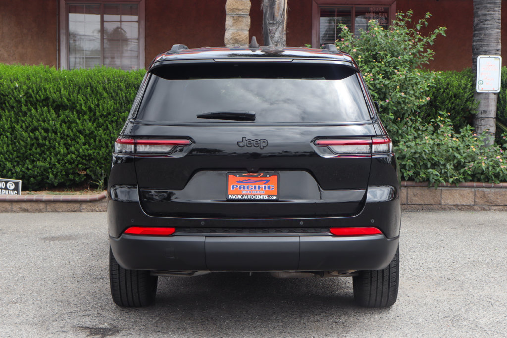 Used 2024 Jeep Grand Cherokee L Altitude AWD/4WD image 7