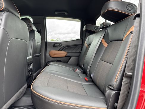 Used 2026 GMC Canyon AT4 image 27