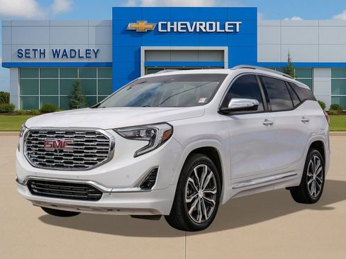 Used 2019 GMC Terrain Denali w/ Advanced Safety Package image 3
