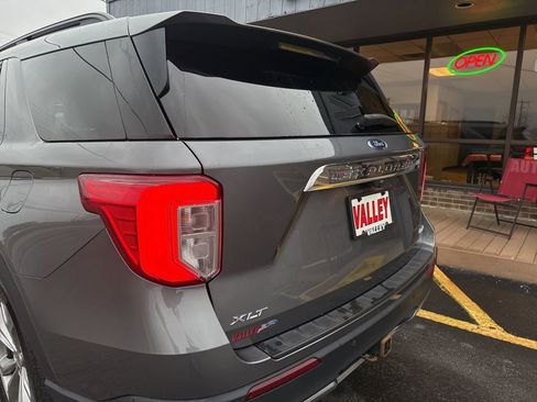 Used 2022 Ford Explorer XLT w/ Equipment Group 202A image 13