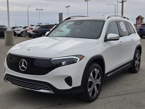 Used 2024 Mercedes-Benz EQB 300 4MATIC image 40