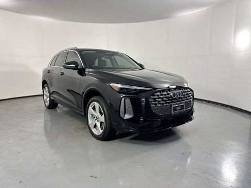 Used 2025 Audi Q5 Premium Plus w/ Premium Plus AWD/4WD image 3