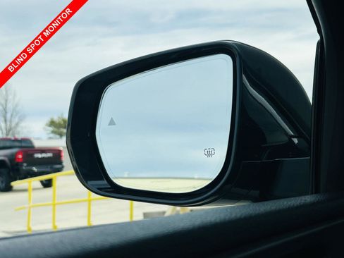 Used 2023 Jeep Grand Cherokee Limited w/ Luxury Tech Group II image 12