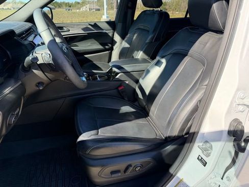 Used 2023 Jeep Grand Cherokee L Overland w/ Trailer Tow Group (B) image 10