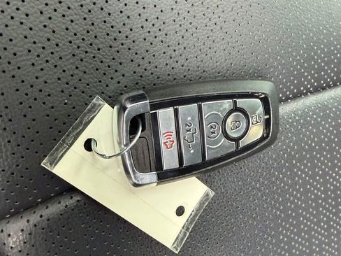 Used 2025 Ford F250 Lariat w/ Chrome Package image 49