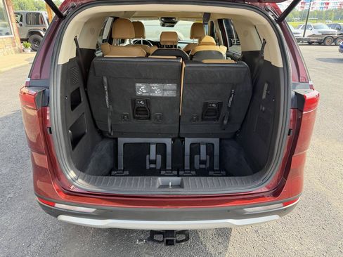 Used 2022 Kia Carnival EX FWD image 6