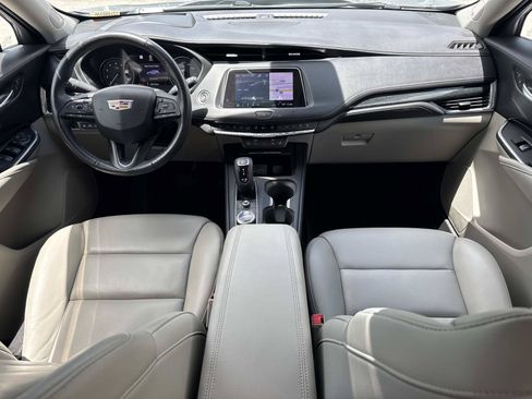 Used 2019 Cadillac XT4 Premium Luxury w/ Technology Package FWD image 29