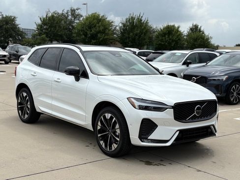 New 2026 Volvo XC60 B5 Plus w/ Protection Package Premier image 4