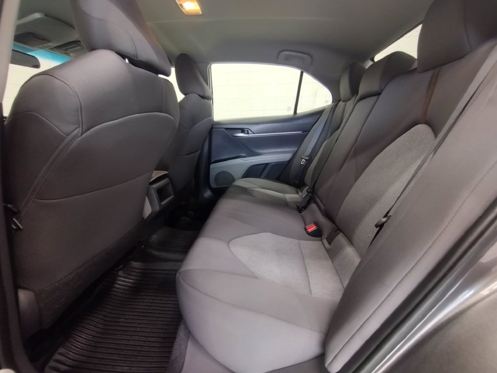 Used 2018 Toyota Camry LE FWD image 34