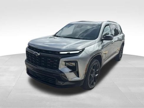 Used 2024 Chevrolet Traverse RS w/ LPO, Floor Liner Package FWD image 1