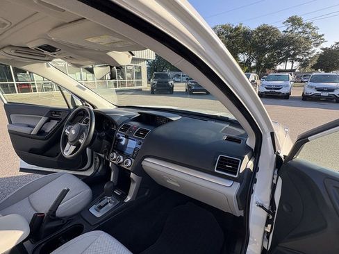 Used 2018 Subaru Forester 2.5i Premium image 30