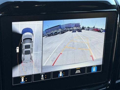 Certified 2023 Chevrolet Traverse RS image 19