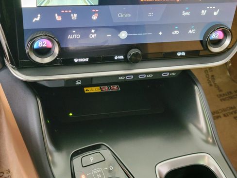 Used 2024 Lexus RZ 300e Premium image 23