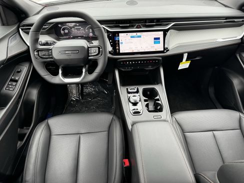 New 2026 Jeep Cherokee Limited image 13