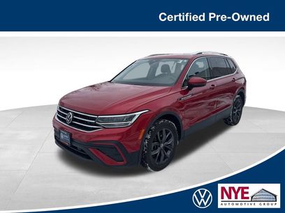 Used 2022 Volkswagen Tiguan SE w/ Panoramic Sunroof Package