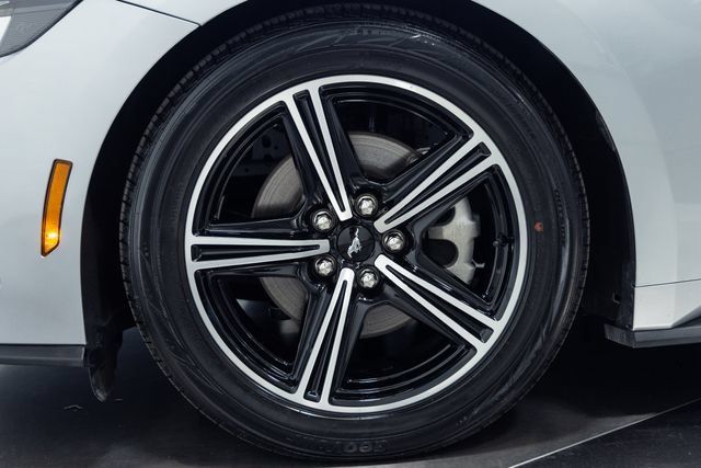 Used 2025 Ford Mustang Premium RWD image 26