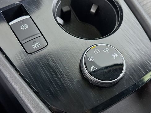 Used 2023 Nissan Rogue SV image 25